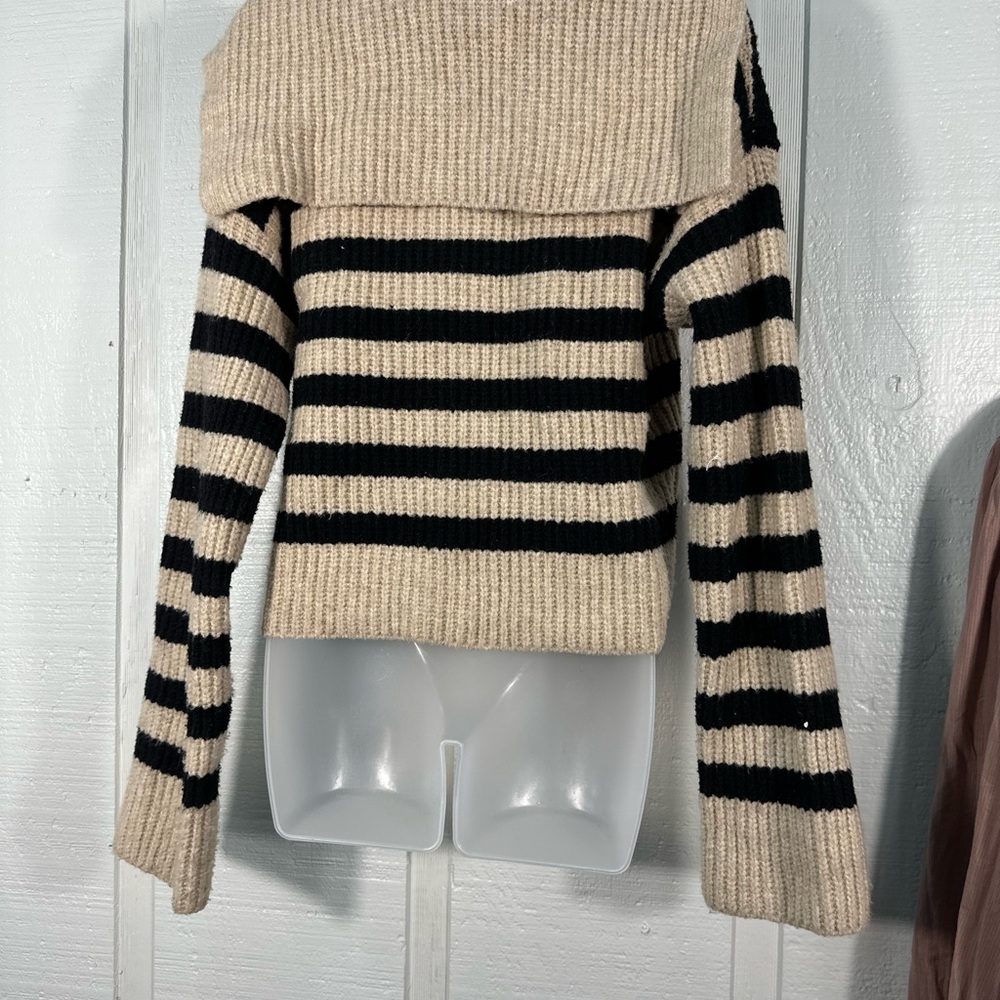 Sincerely Jules Black and Tan Striped Sweater Size Medium NWOT - Picture 7 of 10